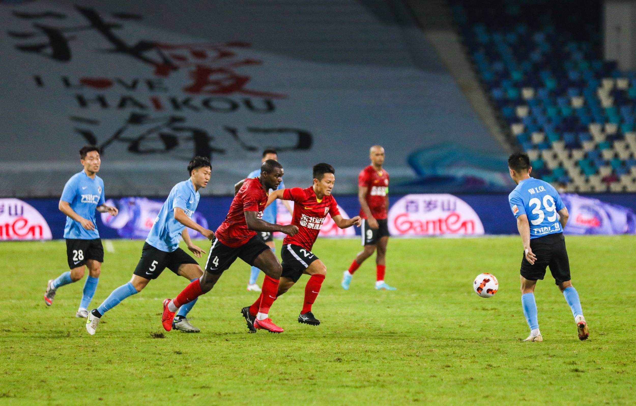 几名年轻的 几名年轻的